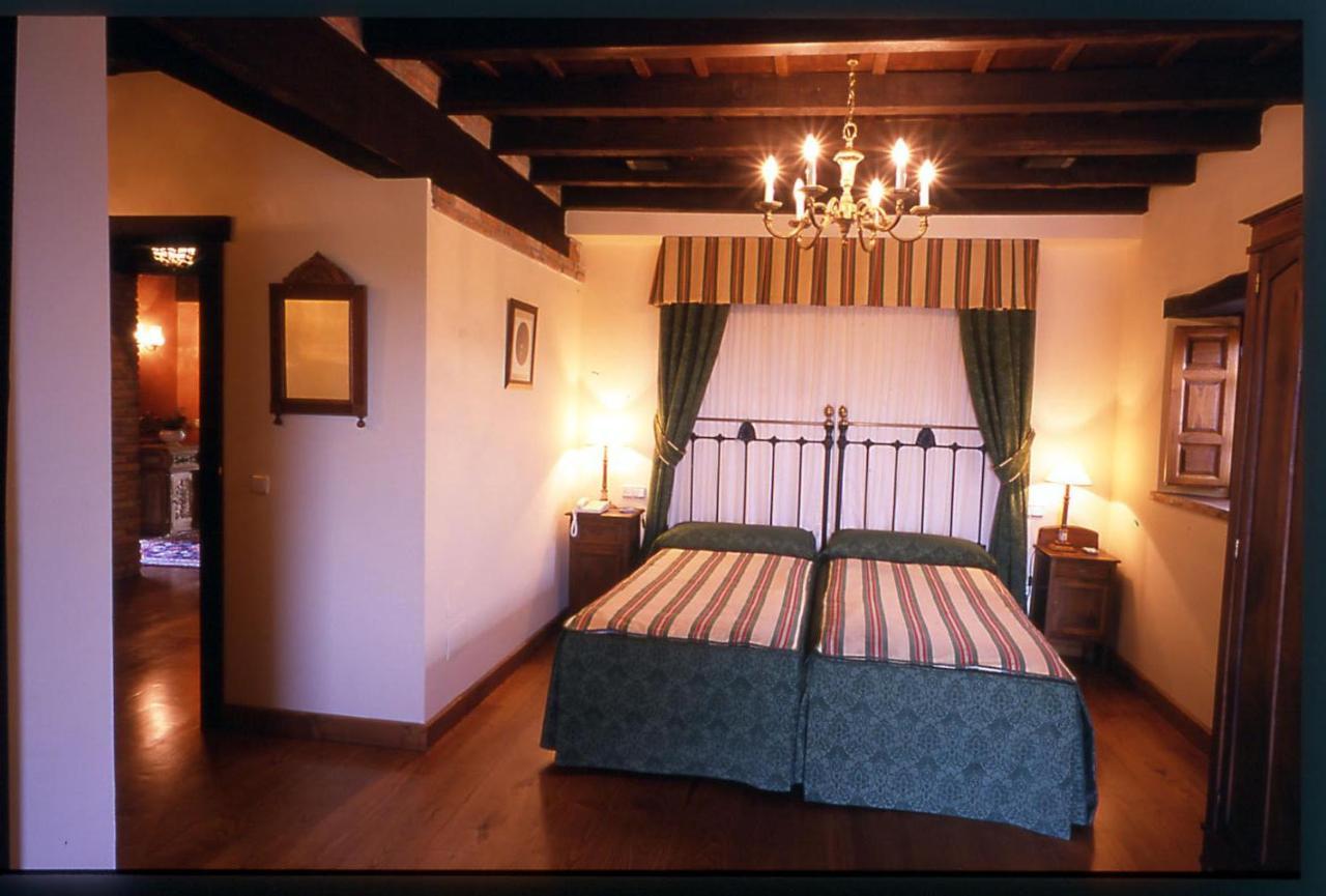 El Ama De Llaves Guest House Hontoria Exterior foto
